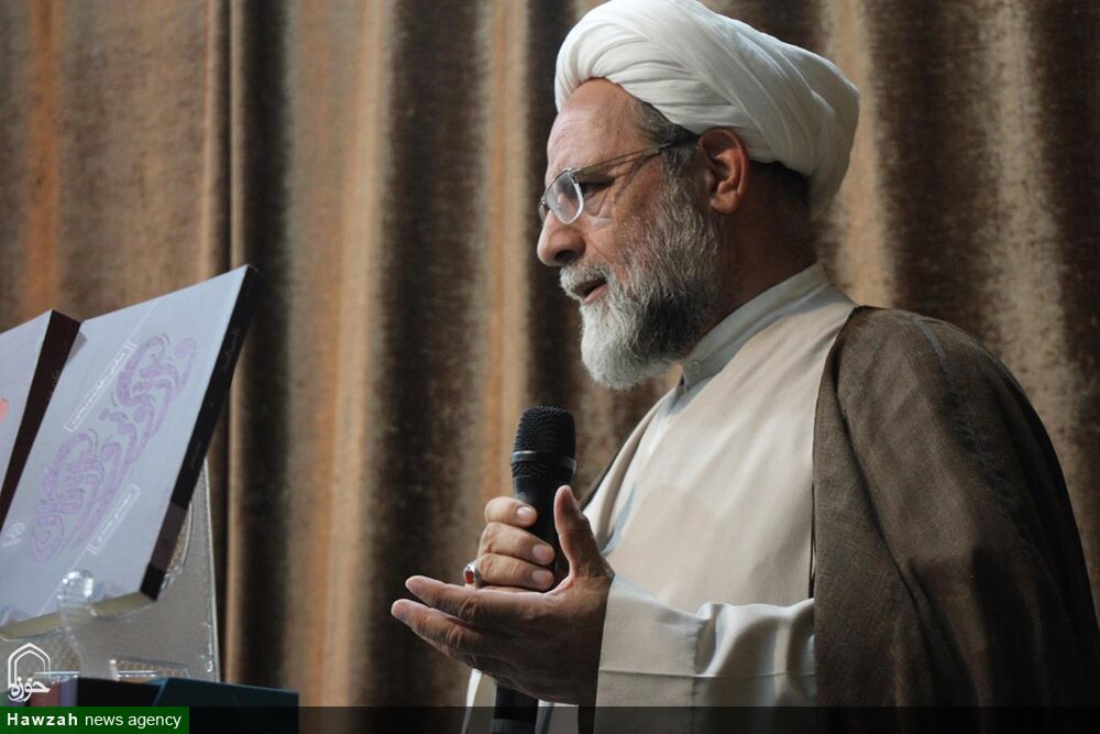 گزارشی از آئین رونمایی از مجموعه کتب نقد وهابیت / لزوم رویکرد تهاجمی در نقد وهابیت