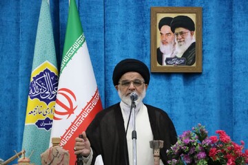 هرکس هرچه در توان دارد باید از جبهه مقاومت پشتیبانی کند