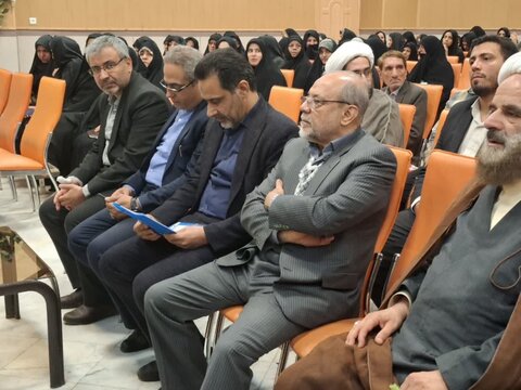 «همایش دفاع مقدس ،جبهه مقاومت گام دوم انقلاب اسلامی»درآران و بیدگل