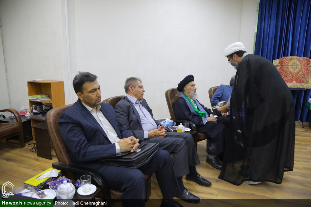 تصاویر / دیدار جمعی از متولیان موقوفات حوزوی با آیت الله اعرافی تصاویر / دیدار جمعی از متولیان موقوفات حوزوی با آیت الله اعرافی