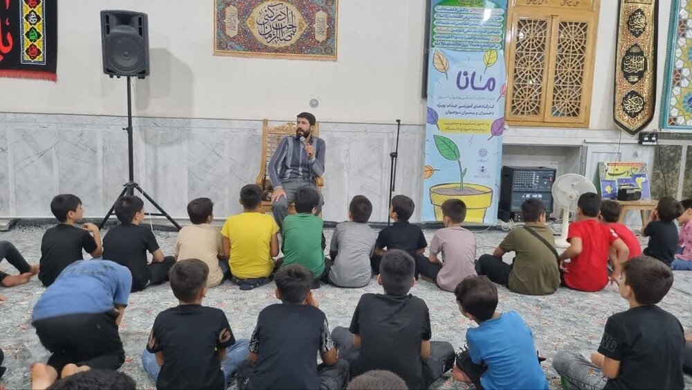 شرکت اعضای ۵۷ کانون و مؤسسه فرهنگی در کارگاههای آموزشی مهارتی و مشاوره