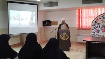 مدیر حوزه علمیه خواهران اصفهان بر اهمیت طلبگی و تکریم شهدا تأکید کرد