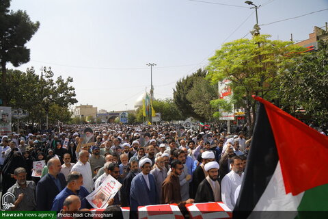 Photos/ Marche des habitants de Qom condamnant les attaques du régime sioniste contre le Liban