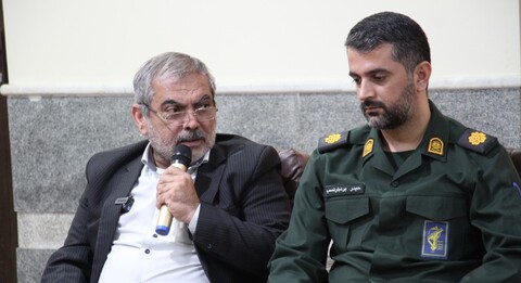 تصاویر/ آیین رونمایی از ۳۲ کتاب دفاع مقدس در بوشهر