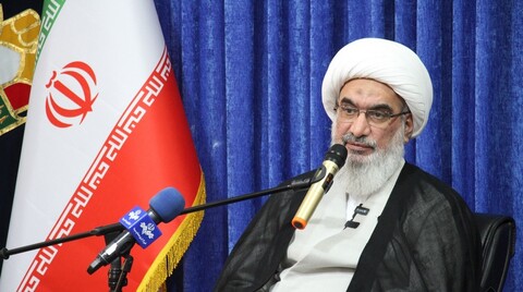 تصاویر/ آیین رونمایی از ۳۲ کتاب دفاع مقدس در بوشهر