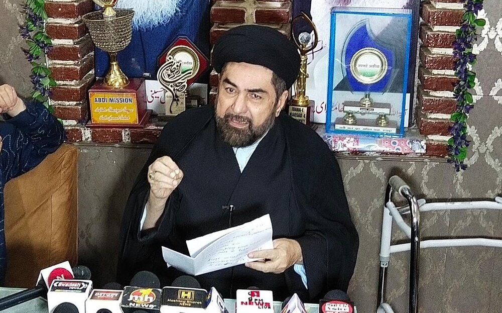 लेबनान पर इजरायली हमले खुला आतंकवाद हैः मौलाना कल्बे जवाद नक़वी लेबनान पर इजरायली हमले खुला आतंकवाद हैः मौलाना कल्बे जवाद नक़वी