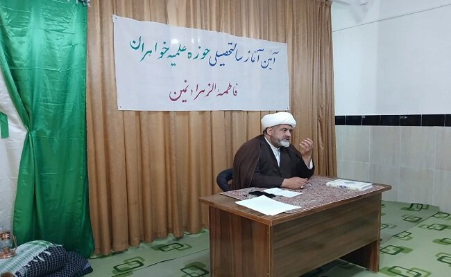 طلاب خواهر در عرصههای تعلیم و تربیت نقش سازندهای دارند