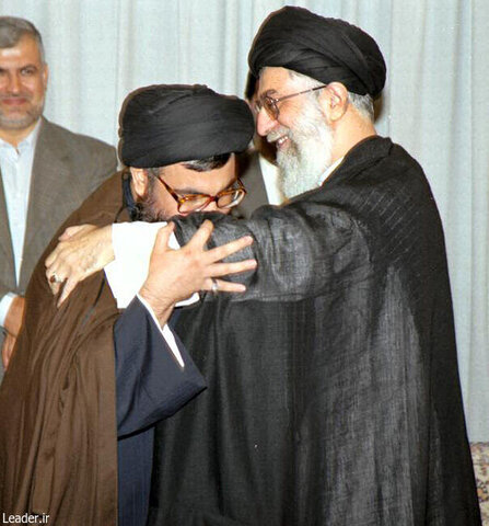 photos/Photos du grand moudjahid et martyr Seyed Hassan Nasrallah aux côtés du leader de la Révolution islamique d'Iran