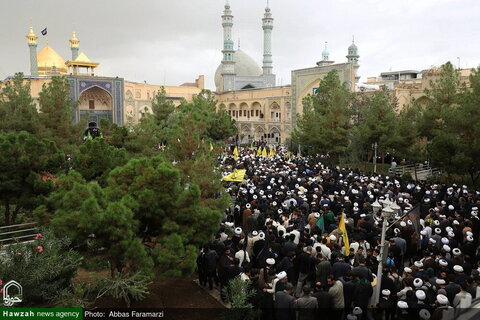 photos/Un grand rassemblement de séminaristes et d'habitants de Qom suite au martyre de Seyyed Hassan Nasrallah