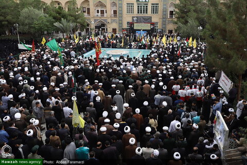 photos/Un grand rassemblement de séminaristes et d'habitants de Qom suite au martyre de Seyyed Hassan Nasrallah