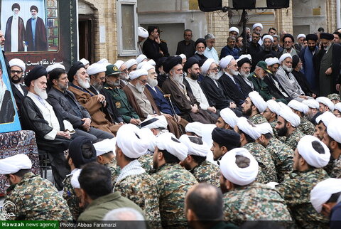 photos/Un grand rassemblement de séminaristes et d'habitants de Qom suite au martyre de Seyyed Hassan Nasrallah