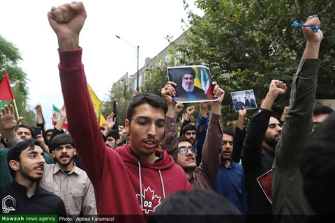 photos/Un grand rassemblement de séminaristes et d'habitants de Qom suite au martyre de Seyyed Hassan Nasrallah