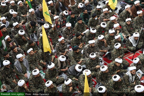 photos/Un grand rassemblement de séminaristes et d'habitants de Qom suite au martyre de Seyyed Hassan Nasrallah