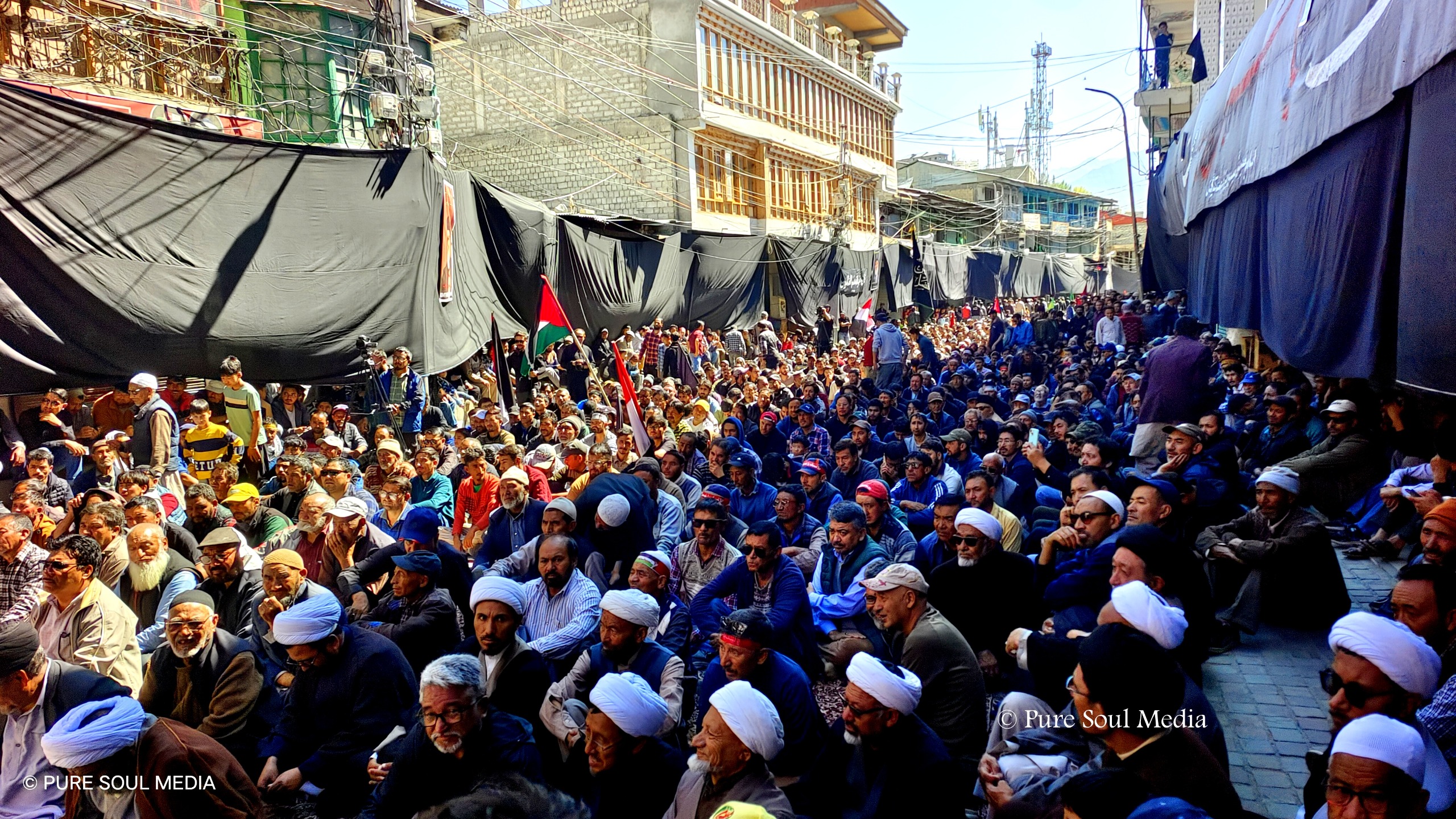 مسلمانان کارگیل هندوستان به مقام شهید سید حسن نصرالله ادای احترام کردند