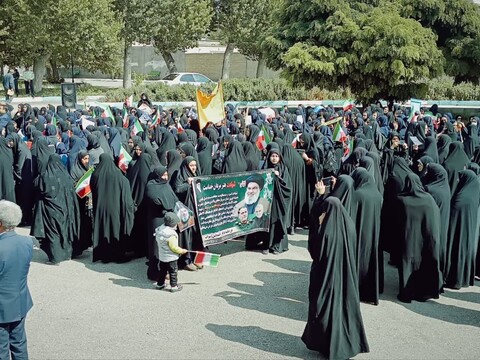 تصاویر/ اجتماع مردم شهرستان سراب در محکومیت شهادت سید حسن نصرالله در جوار مزار شهدای گمنام شهر سراب