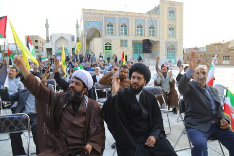 تصاویر / تجمع مردم انقلابی قم در امامزاده ابراهیم (ع) به مناسبت شهادت سید حسن نصرالله