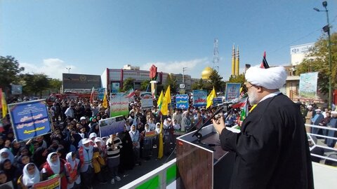 تصاویر/ جشن مردمی و شادمانی میاندوآبی ها از حملات موشکی سپاه به اسرائیل