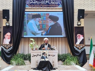 طلبه باید تولید کننده علم باشد