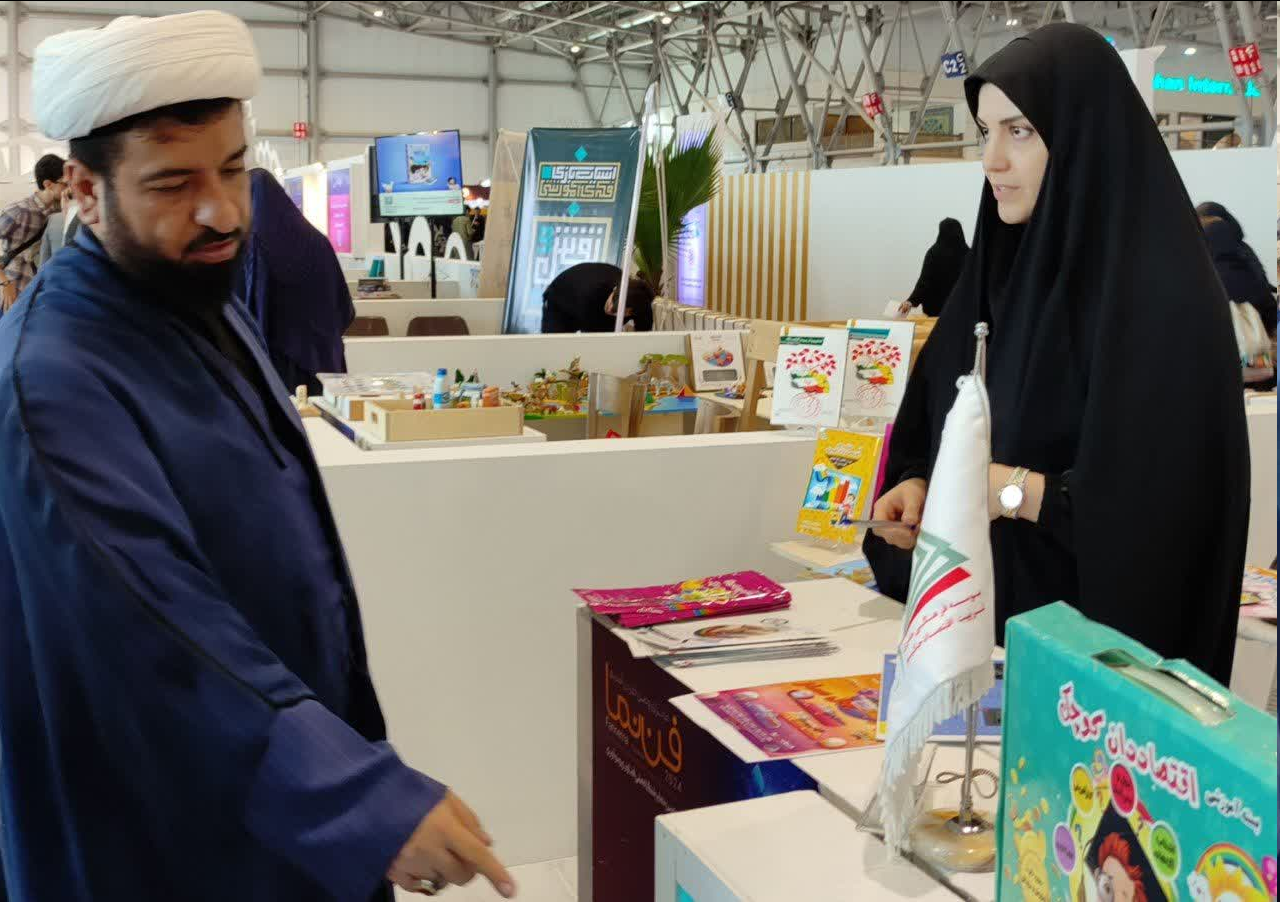 بازدید معاون تهذیب و تربیت حوزه علمیه اصفهان از نمایشگاه فننما+عکس