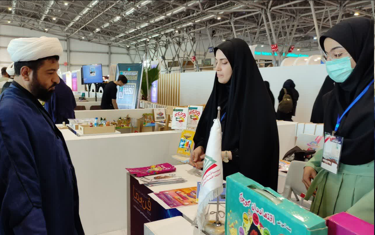 بازدید معاون تهذیب و تربیت حوزه علمیه اصفهان از نمایشگاه فننما+عکس