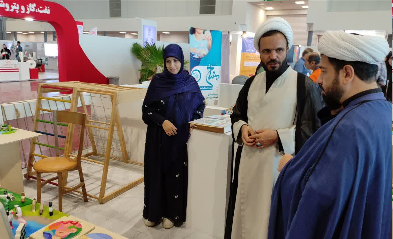 بازدید معاون تهذیب و تربیت حوزه علمیه اصفهان از نمایشگاه فننما+عکس