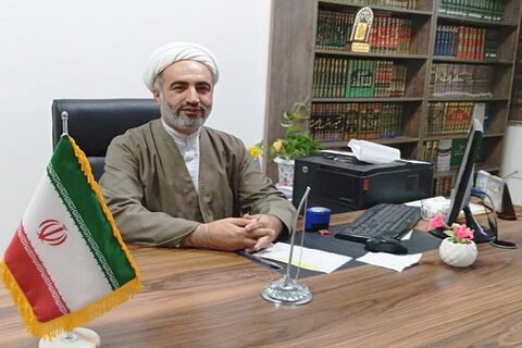 حجت الاسلام مسلم فرهنگیان، مدیر مدرسه علمیه امام خمینی(ره) شهرستان سنقر و کلیایی