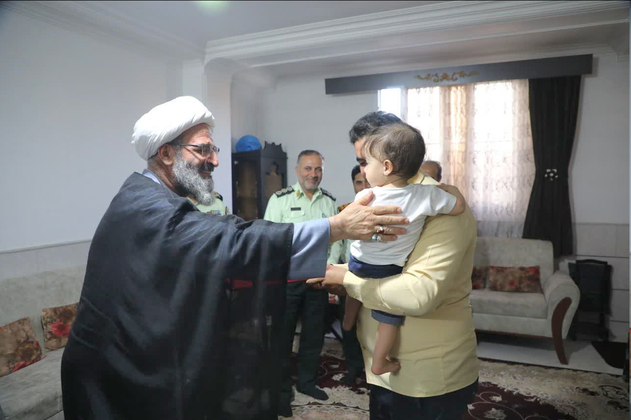 دیدار نماینده ولیفقیه در استان سمنان با بازنشستگان و از افسران فراجا+عکس