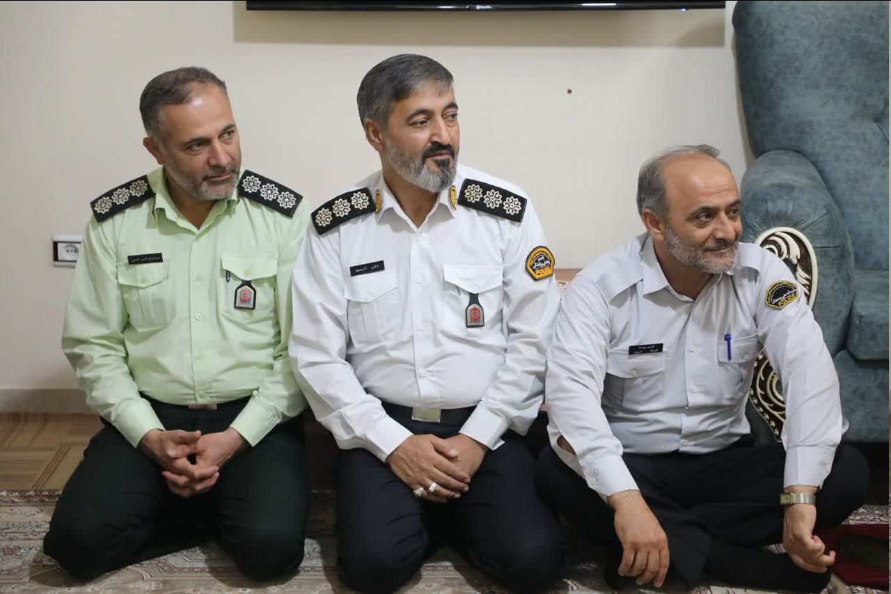 دیدار نماینده ولیفقیه در استان سمنان با بازنشستگان و از افسران فراجا+عکس