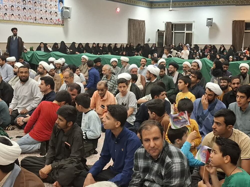 دورهمی شهدایی طلاب در گلزارشهدای دارالسلام کاشان برگزار شد