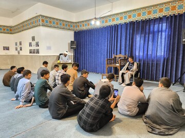 تصاویر/ مسابقه حفظ قرآن در مدرسه علمیه علی‌ بن‌ ابی‌ طالب(ع) قروه