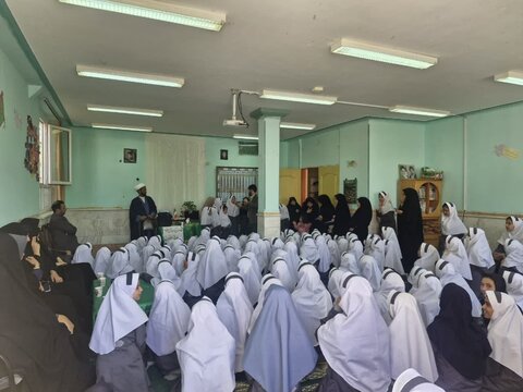 حضور سفیران کریمه در جمع دانشآموزان مناطق محروم قم+تصاویر سفیران کریمه