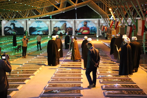 غبارروبی مزار شهدا و شهید حجت الاسلام و المسلمین آل هاشم با حضور مدیران استانی حوزه های علمیه خواهران کشور