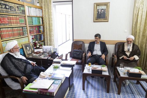 تصاویر/اولین روز کاری استاندار جدید یزد