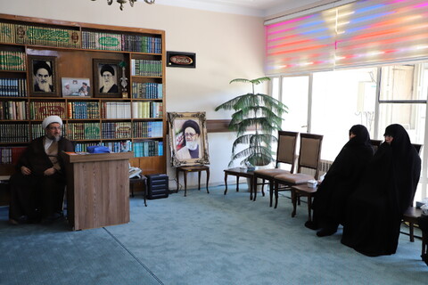 تصاویر/ دیدار مدیر حوزه های علمیه خواهران کشور با نماینده ولی فقبه در استان آذربایجان شرقی