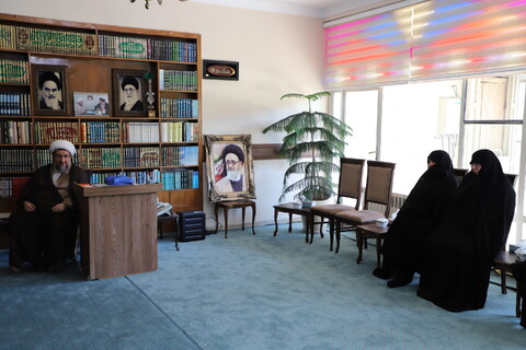 تصاویر/ دیدار مدیر حوزه های علمیه خواهران کشور با نماینده ولی فقبه در استان آذربایجان شرقی