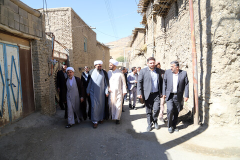 تصاویر / بررسی مشکلات روستای چوتاش با حضور نماینده ولی فقیه در استان همدان