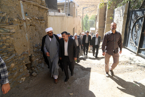 تصاویر / بررسی مشکلات روستای چوتاش با حضور نماینده ولی فقیه در استان همدان