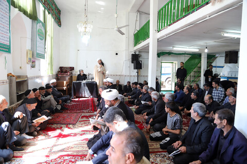 تصاویر / بررسی مشکلات روستای چوتاش با حضور نماینده ولی فقیه در استان همدان