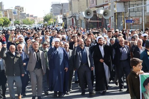 تصاویر/ راهپیمایی مردم شهرستان تکاب در حمایت از جبهه مقاومت