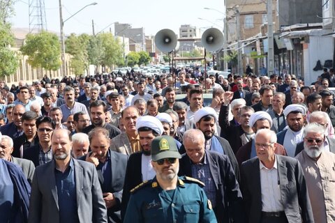 تصاویر/ راهپیمایی مردم شهرستان تکاب در حمایت از جبهه مقاومت