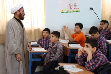 تصاویر/ امام جمعه عالیشهر در جمع دانش‌آموزان