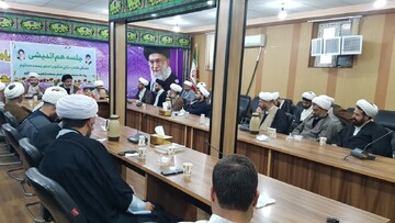 تصاویر/ نشست هم اندیشی روحانیون ماکو با امام جمعه شهرستان