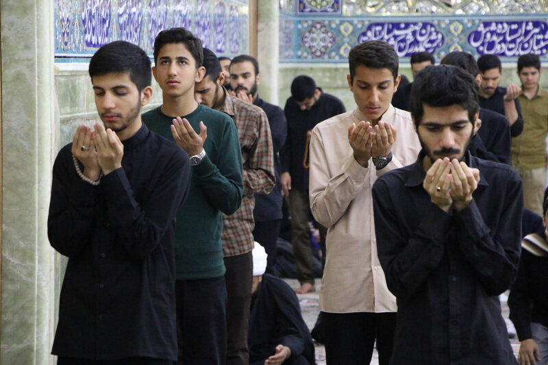 ساعت ۴ صبح به وقت حرم مطهر فاطمه معصومه(س)، مراسم معنوی میهمانی ملکوت