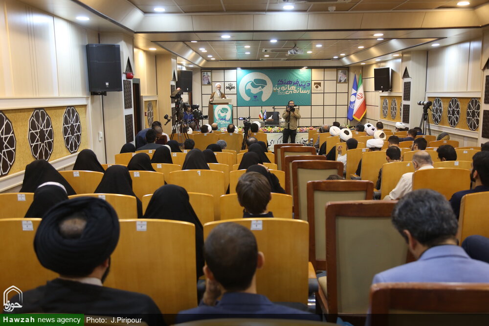 برای حاکم کردن منطق اسلام در رسانه، هنر و فضای مجازی به گرایشهای جدید علمی نیاز داریم