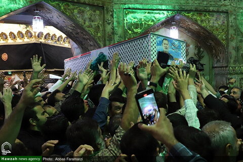 Cérémonie funéraire du martyr Abbas Nilforoshan à Qom au sanctuaire de Hazrat Masoumeh (PSL)