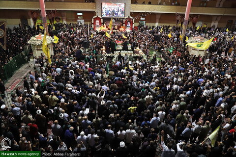 Cérémonie funéraire du martyr Abbas Nilforoshan à Qom au sanctuaire de Hazrat Masoumeh (PSL)