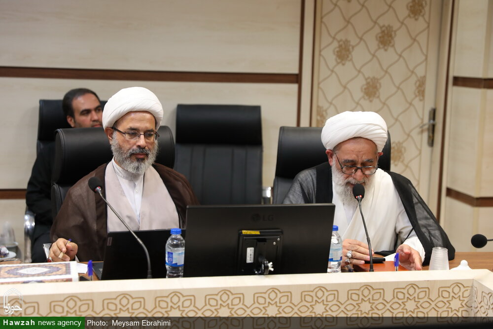 تصاویر/ تبیین راهبردهای حوزه علمیه در حمایت از مقاومت با حضور آیت الله اعرافی تصاویر/ تبیین راهبردهای حوزه علمیه در حمایت از مقاومت با حضور آیت الله اعرافی