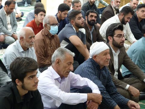 تصاویر/نماز جمعه به امامت حجت الاسلام والمسلمین حسینی احمد فداله در شهرستان آبدانان برگزار شد