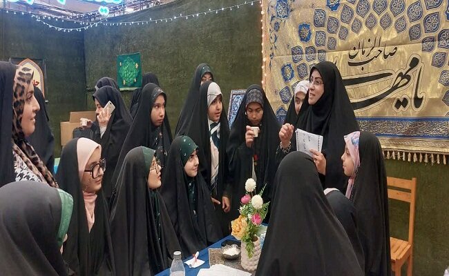 غرفه عفاف و حجاب مدرسه علمیه الزهرا(س) در نمایشگاه بینالمللی اردبیل برپا شد