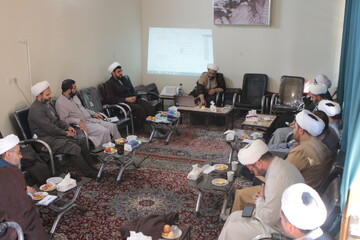 تصاویر/ جلسه معاونین پژوهش مدارس علمیه استان همدان